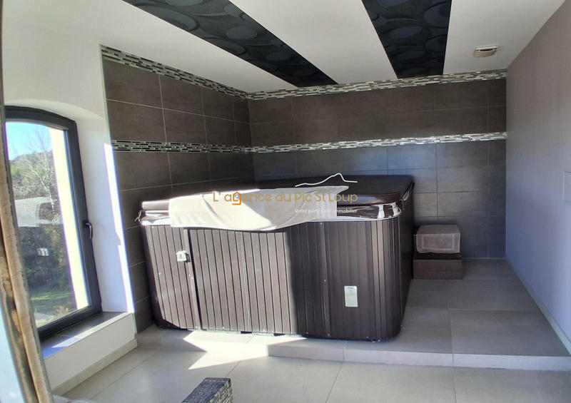 Bastide - 247 m² - 6 pièces