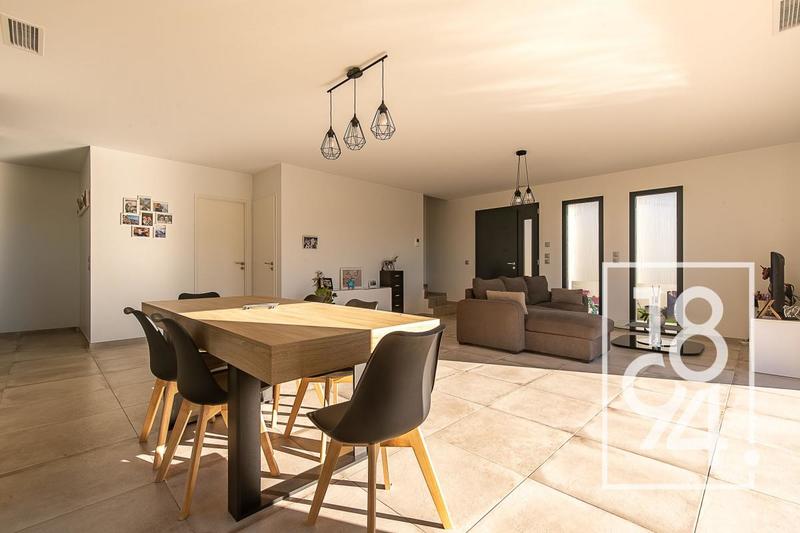 Maison - 120 m² - 4 pièces