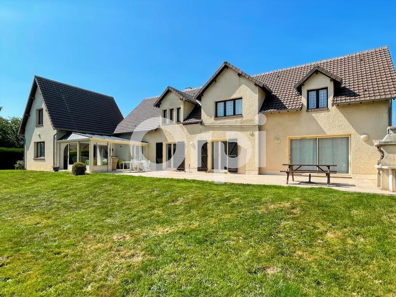 Propriété - 308 m² - 9 pièces