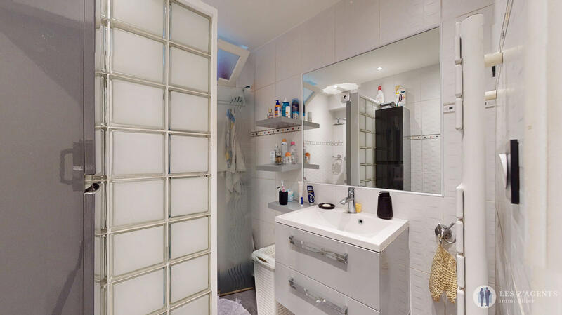 Appartement - 85 m² - 5 pièces