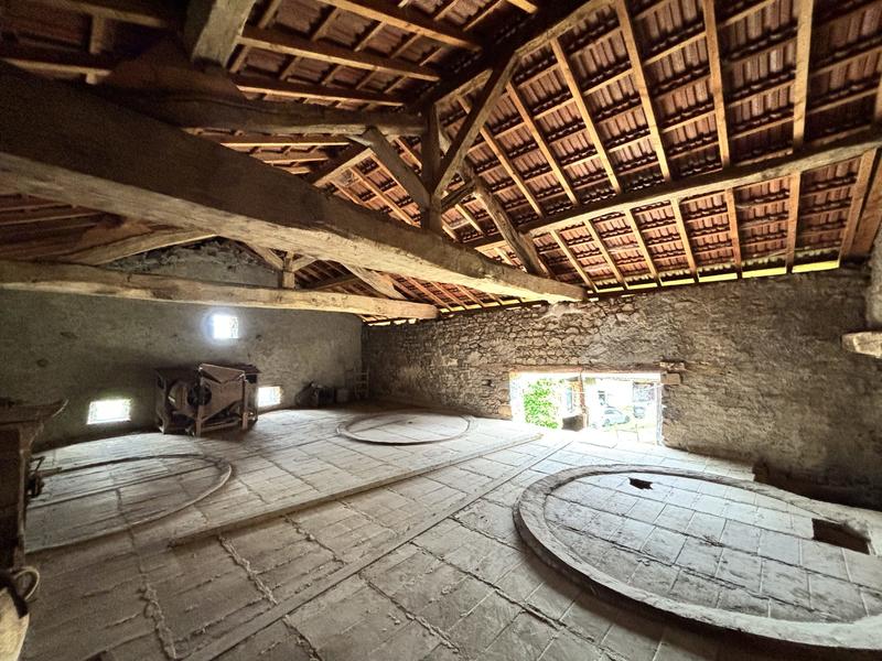 Maison ancienne - 300 m² - 6 pièces