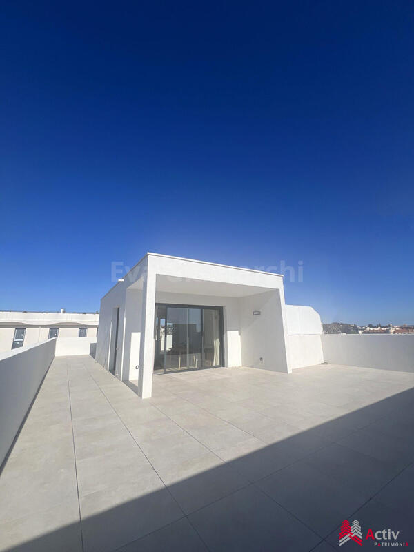 Appartement - 112 m² - 4 pièces