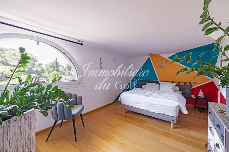 Villa - 232 m² - 6 pièces