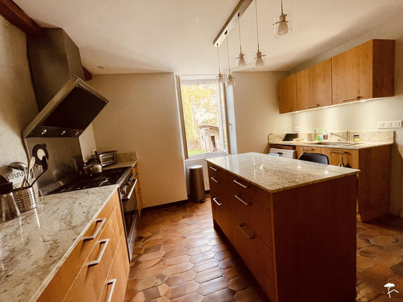 Maison - 180 m² - 7 pièces