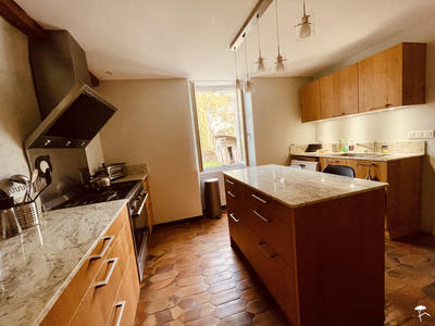 Maison - 180 m² - 7 pièces