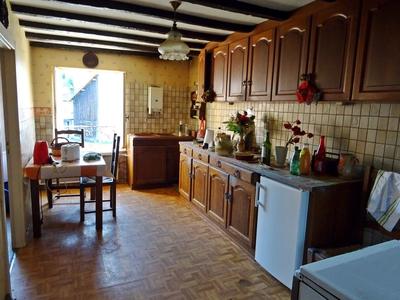 Maison - 93 m² - 8 pièces