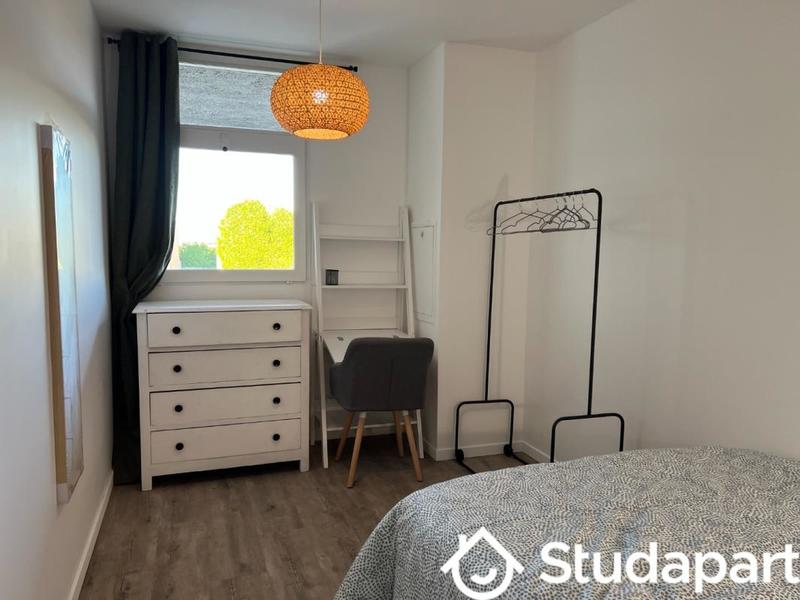 Chambre - 11 m² - 1 pièce