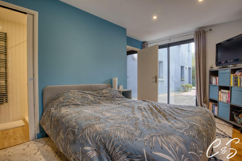 Maison - 240 m² - 6 pièces