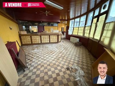 Immeuble - 217 m² - 10 pièces