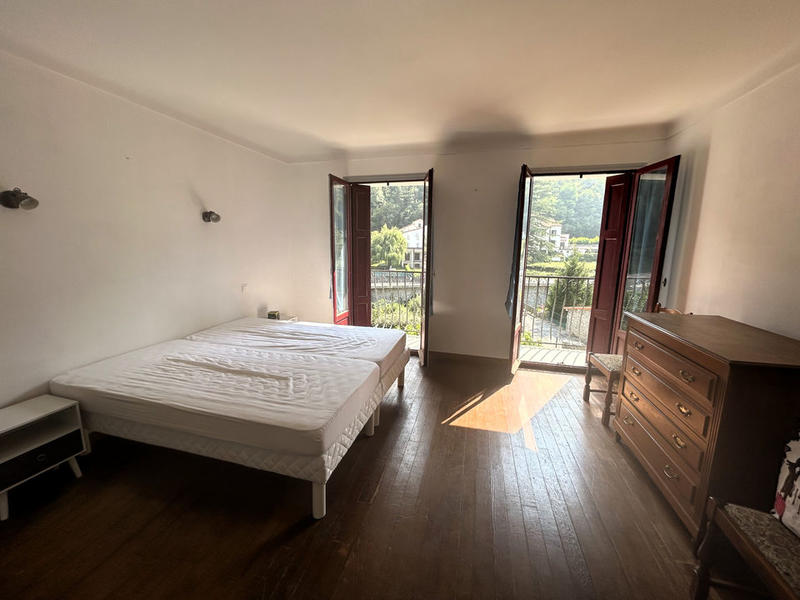 Appartement - 99 m² - 5 pièces