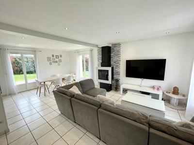 Maison - 153 m² - 8 pièces