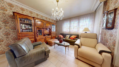 Appartement - 94 m² - 5 pièces