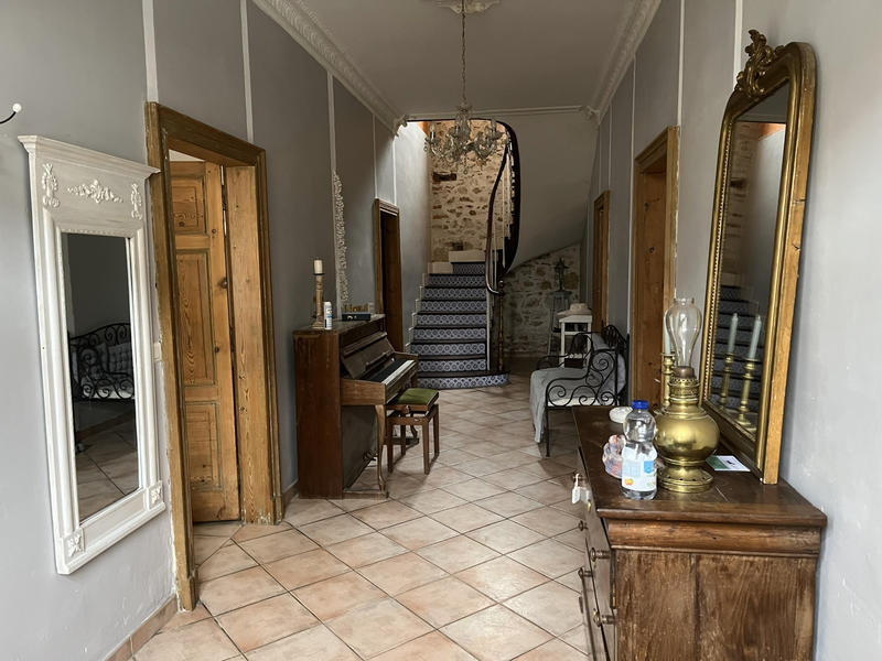 Maison - 259 m² - 9 pièces