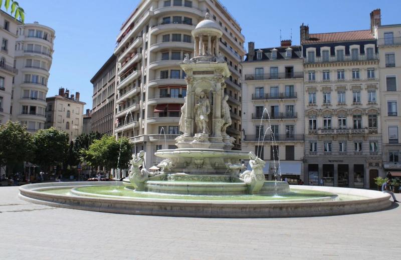 Appartement ancien - 17 m² - 1 pièce