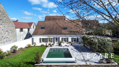 Maison - 360 m² - 8 pièces