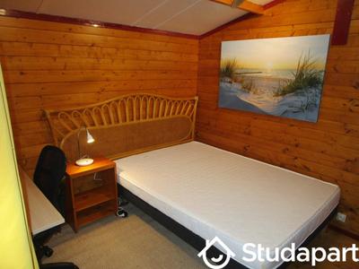 Chambre - 10 m² - 1 pièce