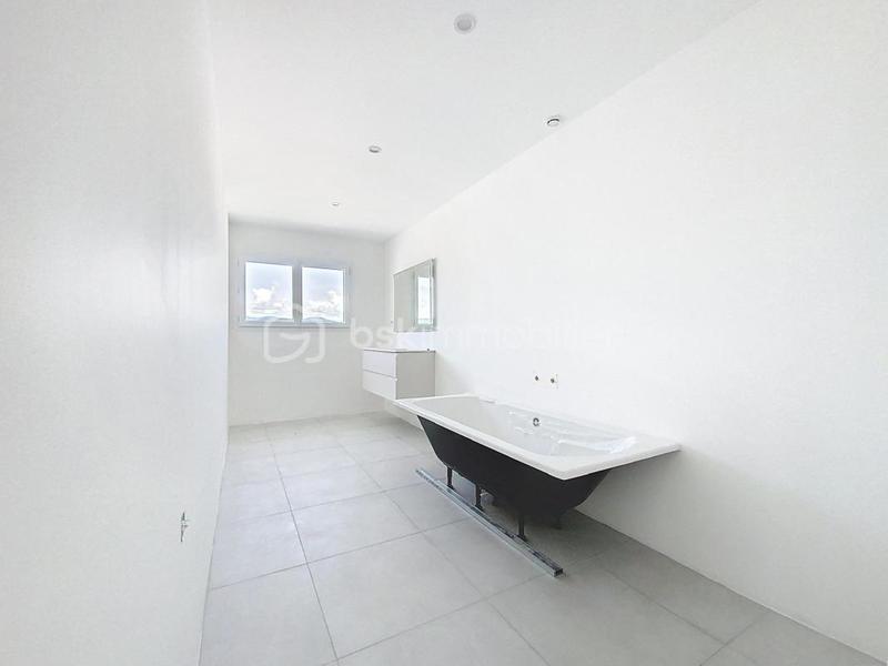 Maison traditionnelle - 151 m² - 6 pièces