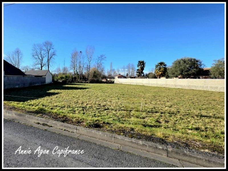 Terrain constructible - 887 m²