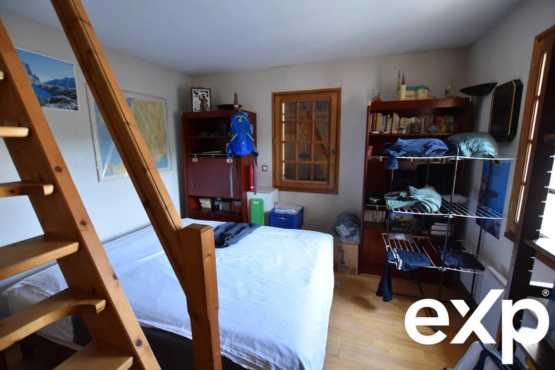 Maison traditionnelle - 201 m²