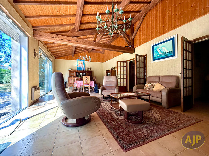 Maison - 143 m² - 5 pièces