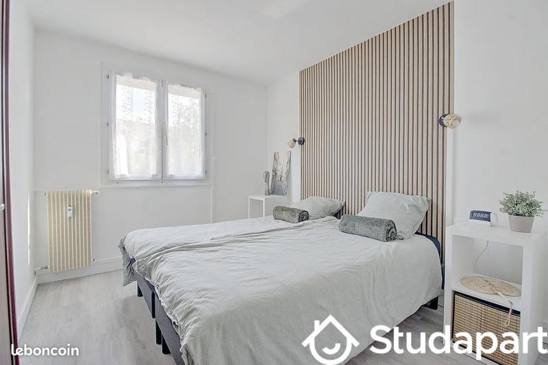 Chambre - 10 m² - 1 pièce