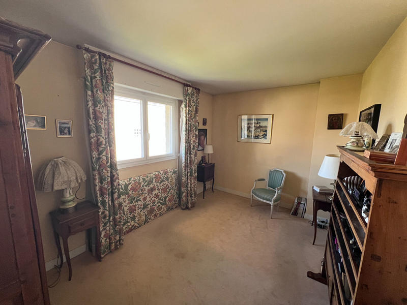 Maison - 240 m² - 6 pièces