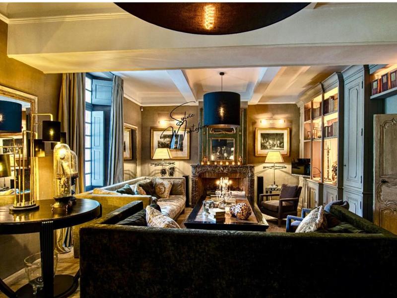 Maison de maîtres - 700 m² - 15 pièces