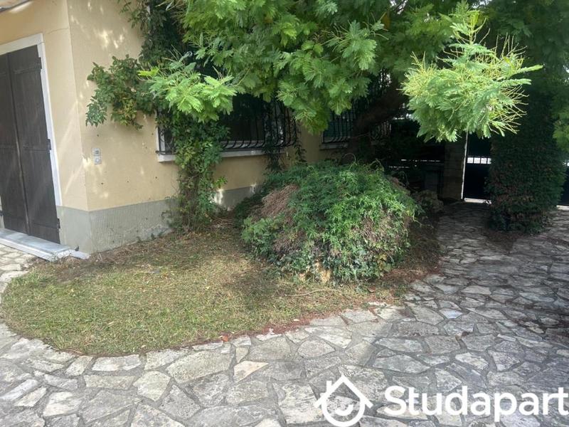 Chambre - 13 m² - 1 pièce