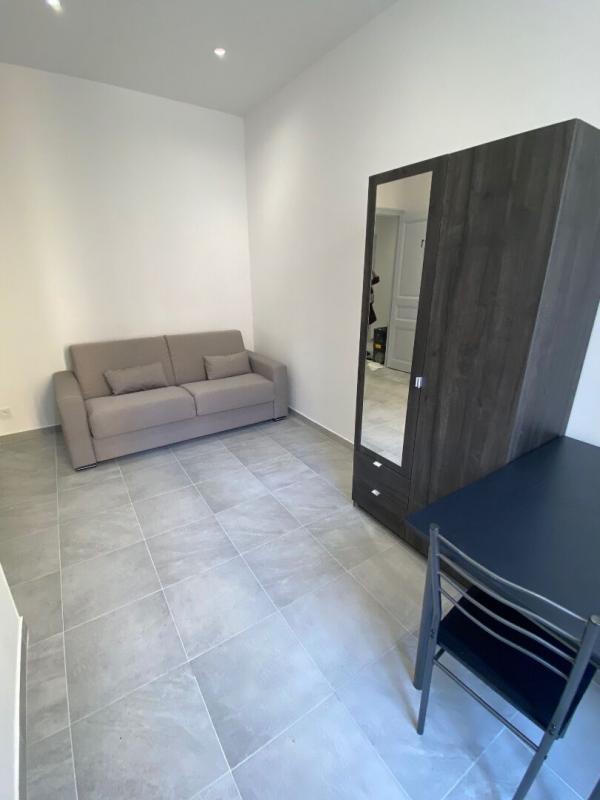 Studio - 15 m² - 1 pièce