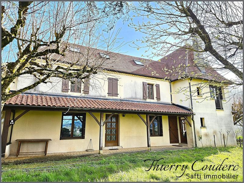 Maison - 181 m² - 10 pièces