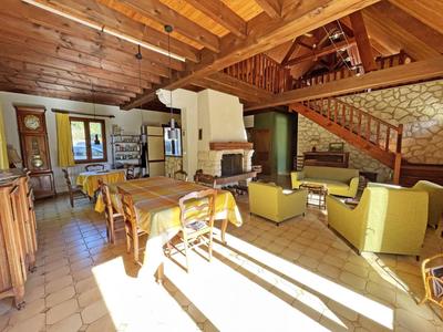 Maison - 140 m² - 3 pièces