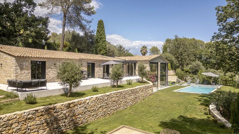 Maison - 300 m² - 7 pièces