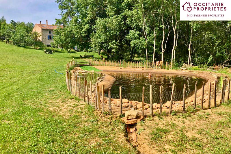 Propriété - 253 m² - 5 pièces