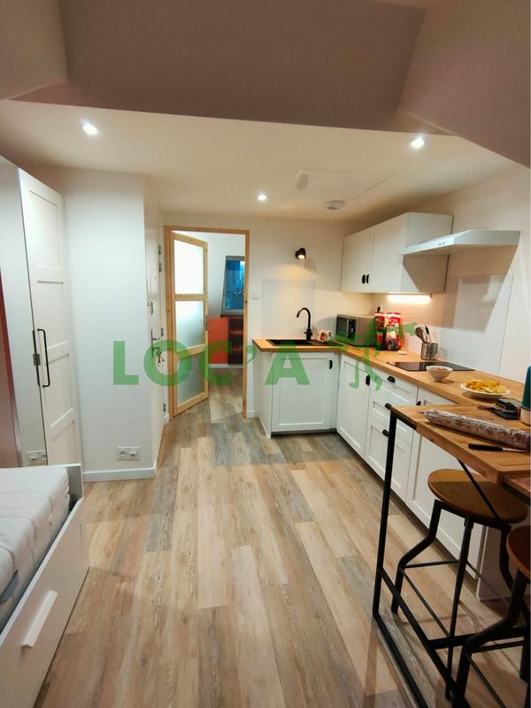 Studio - 14 m² - 1 pièce