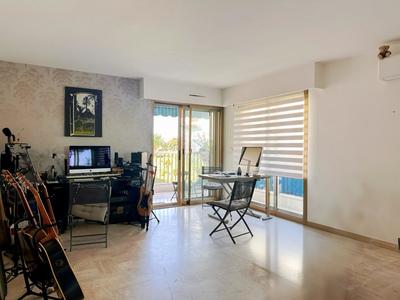 Appartement - 80 m² - 3 pièces