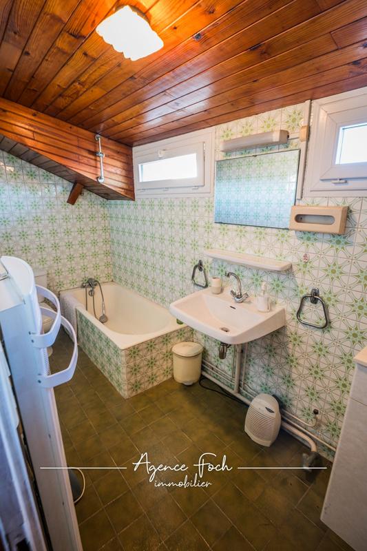 Maison traditionnelle - 250 m² - 5 pièces