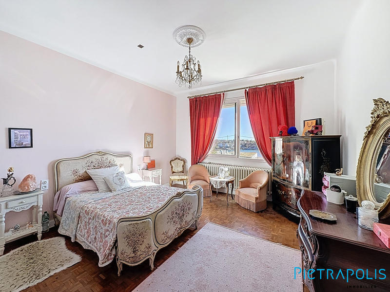 Maison - 285 m² - 7 pièces