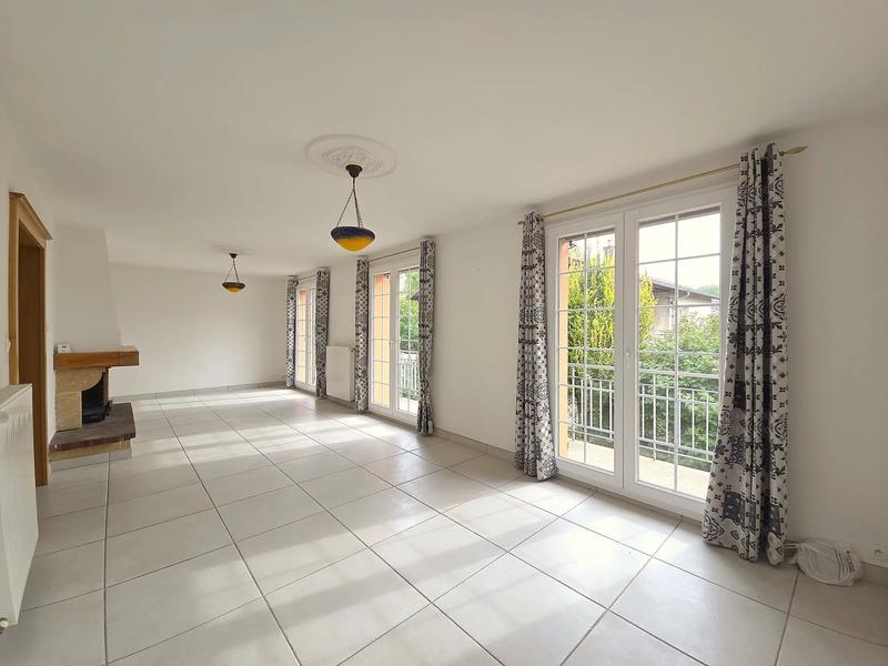 Maison - 200 m² - 10 pièces