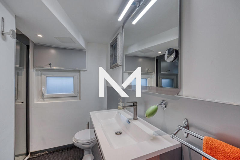 Maison - 229 m² - 7 pièces