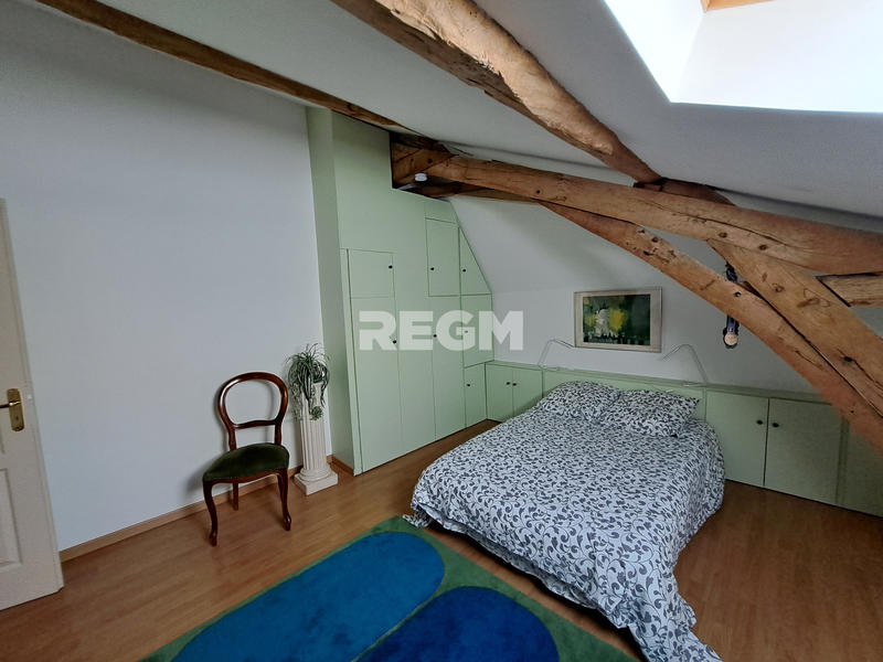 Maison - 264 m² - 9 pièces