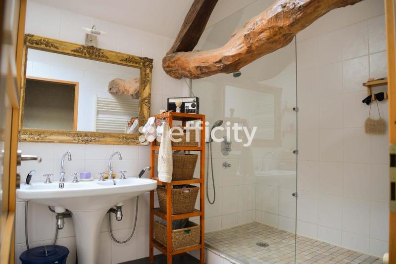 Maison - 234 m² - 7 pièces