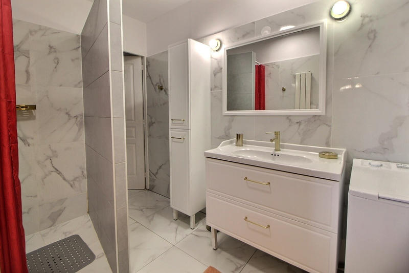 Villa - 249 m² - 11 pièces