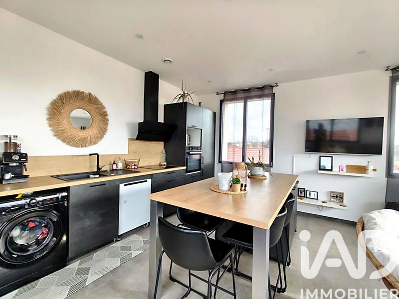 Loft - 72 m² - 4 pièces