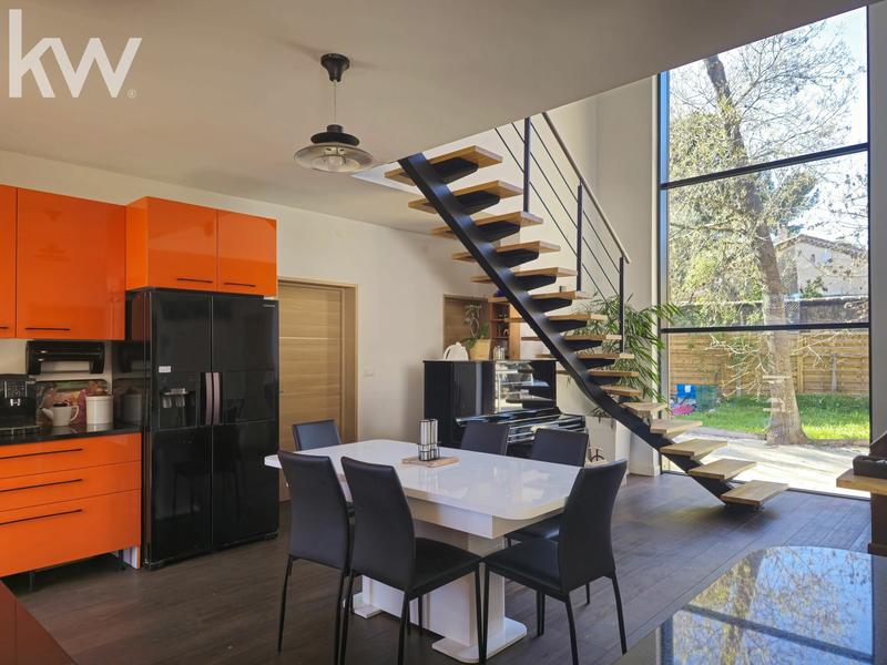 Maison contemporaine - 196 m² - 6 pièces