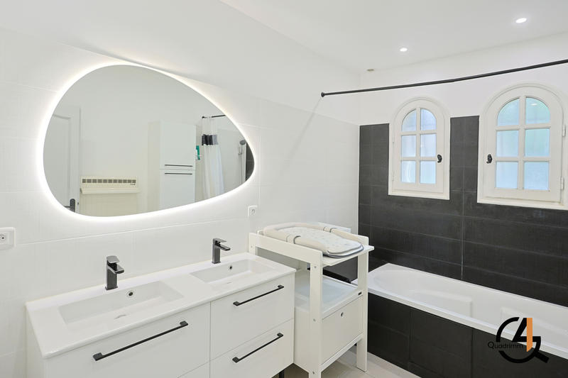 Appartement - 130 m² - 5 pièces