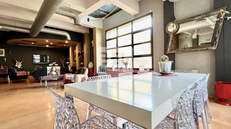 Loft - 300 m² - 6 pièces