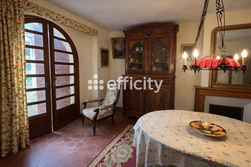 Maison - 195 m² - 7 pièces