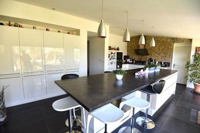 Maison - 246 m² - 8 pièces