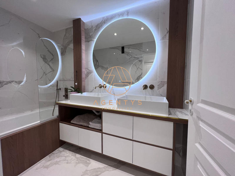 Appartement - 102 m² - 5 pièces