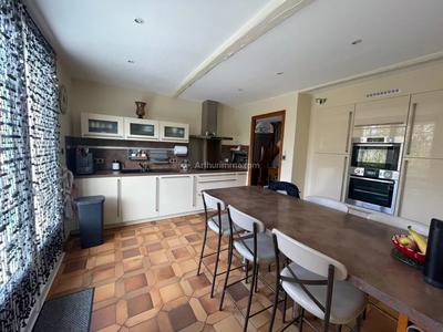 Maison - 268 m² - 9 pièces